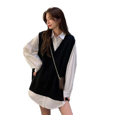 China Breathable Women Fashion Breathable Knit Sweater V Neck Sleeveless Black Sweater Vest For External Wear for sale