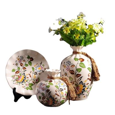 China Hot selling three-piece creative home handicraft ceramic ware vases vase ornaments porcelain white flower arrangement for sale