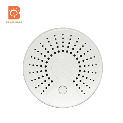 China Multiple Scenarios Apply Benexmart WiFi Tuya Sensor 100DB WiFi Smart Home Device Monitoring Wireless Smoke Detector for sale