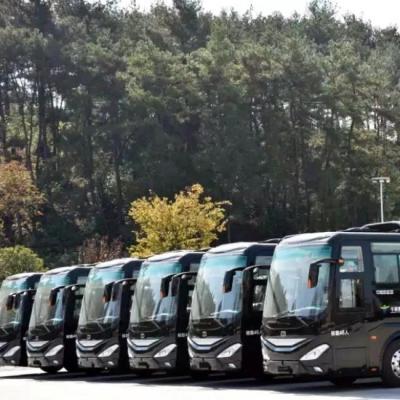 China 11M Diesel Power Yuchai Engine Luxury Coaches 45 Seats for sale