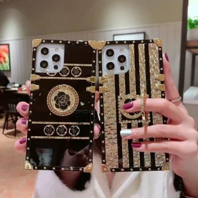 China Luxury Retro Anti-drop PU Phone Case For iPhone 12 13 11 pro X Max XR XS 6 7 8 Plus High Quality Square Se Case TPU Cell Phone Case for sale