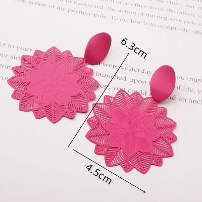 China CLASSIC Vintage Black Forest Flower Big Hollow Alloy Stud Earrings For Women Korean Exaggerated Gothic Straw Earrings Accessories for sale