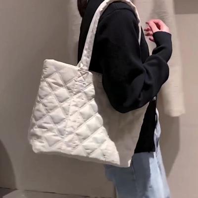 China Cross 2021 - Lady Bag Simple Shoulder Women's Casual Purses New Arrival Design Durable Luxury Body Handbag for sale