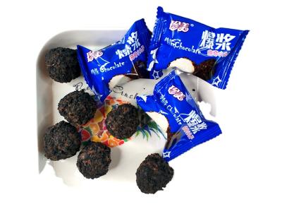 China New Vegan Bulk Pack Crispy Cookie Wafer Ball Chocolate Filled Milk Chocolate Creams OEM China Factory for sale