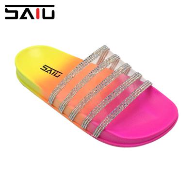 China NEW DESIGN WOMEN'S TRANSPARENT PVC PVC UPPER waterproof WITH DIAMOND SANDALS SLIDES LADY fashion SLIPPERS SANDALS for sale