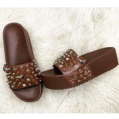 China Cool Fashion Trend Girl High Heel Sandals Customized Women Slippers Designer Unique Thick Rivet Stud Outdoor Platform Sandals for sale