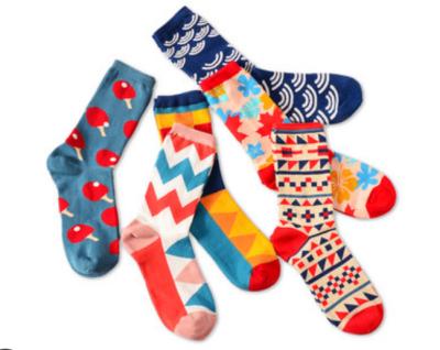 China High Quality Moisture Absorption Perspiration Street Lovers Fashion Cotton Shark Medium Socks For Spring And Autumn sakemaoyi for sale