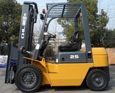 China Diesel power Industrial Forklift Truck  2500kg rated capacity with 5 meters 3 stage mast for sale