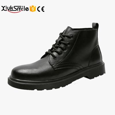 China Deodorization Men's Simple Casual Boots High Black Soft Basic Men's Stepping Men's Shoes for sale