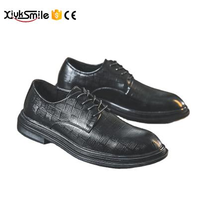 China Vintage Woven Gentlemen's Men's Shoes Printed Waterproof Men's Stylish Shoes for sale