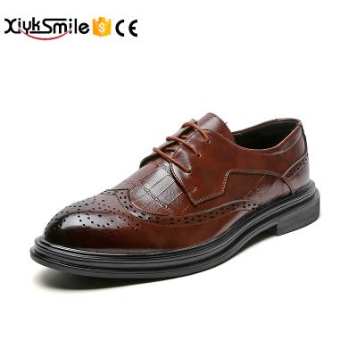 China 2022 Anti-slippery spring and summer new baroque printing men's stylish shoes retro for sale