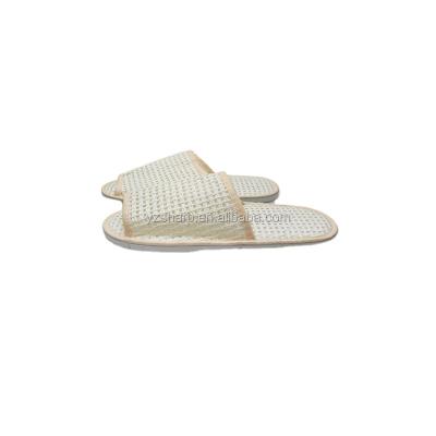 China Narrow Toe Customize Bamboo Hotel Bath Slippers Made In China for sale