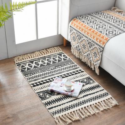 China Accent Blankets Bedroom Area Macrame Tassels Farmhouse Door Mat Printed Home Decoration Handmade Washable Floor Mat for sale