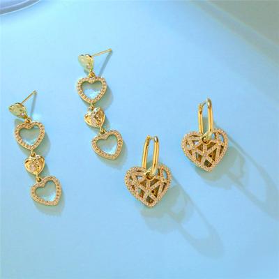 China Luckyee CLASSIC - Fashion Luxury Heart Shaped Diamond Earrings Women Jewelry Heart Brass Stud Earrings for sale