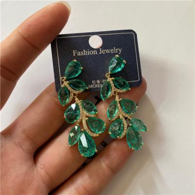 China Luckyee TRENDY - Fashion Earrings Trend 2021 Green Leaf Stud Earrings For Women for sale