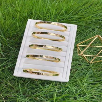 China LUCKYEE FASHIONABLE - hot fashion bracelet stainless steel and charm woman bracelets and gold bangles for sale