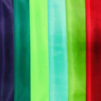 China 170t 100% Polyester Taffeta Fabric Light Weight Breathable zu verkaufen