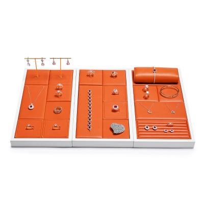 China FANXI New Jewelry Display Rack Running Jewelry Display Set For Bracelet Necklace Ring Exhibitor Organizer Holder Leather Jewelry Display Tray for sale