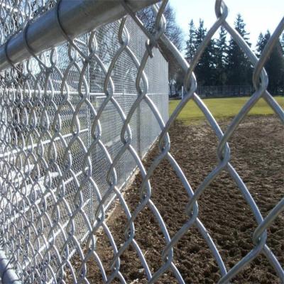 China Manufacturer Easily Assembled Wholesale 4ft 6ft Cyclone Galvanized 9 By Gauges Diamond Chain Link Wire Fabric Fence 25ft 50ft Roll for sale