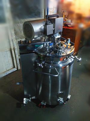 China 100L Gelatin Melting Tank and Storage Tank with Stirring function and Vacuum Pump for sale