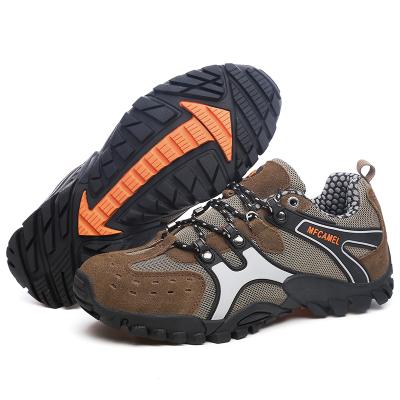 China Lightweight Lightweight Comfortable Outdoor Trekking Shoes Men for sale