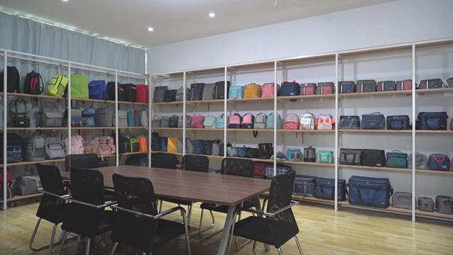 Verified China supplier - Yiwu Pinge Bags Manufacturing Co., Ltd.