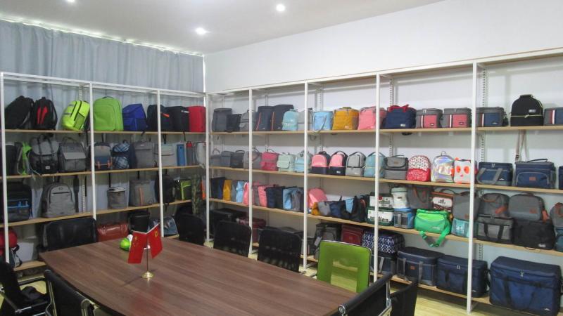 Verified China supplier - Yiwu Pinge Bags Manufacturing Co., Ltd.