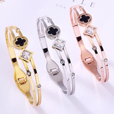 China Women Gold Plated Shell Bracelet Black Stainless Steel Lucky Clover Cuff Zircon Wristband Fashion 4 Leaf Clover Wholesale TRENDY for sale