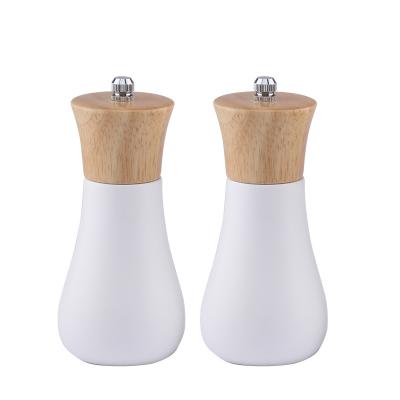 China Viable High Quality Rubber Wood Wooden Tools Salt Grinder Manual Pepper Mill for sale