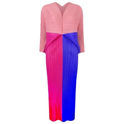 China Miyake Anti-Static Pleated Dolman Sleeve Colorblock Loose V-Neck Fashion Western Style Slim And Drape Plus Size Dress for sale