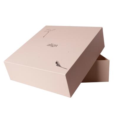 China Recyclable High End Custom Luxury Lid And Base Cardboard Apparel Gift Packaging Box for sale