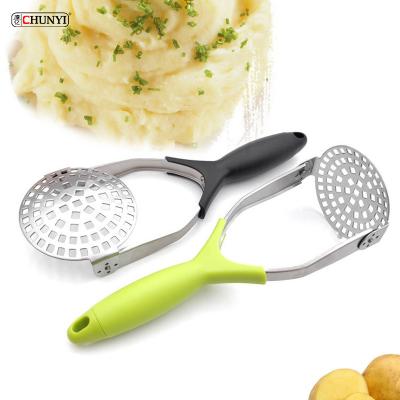 China Sustainable Kitchen Accessories Fruit And Vegetable Tools Stainless Steel Potato Crusher Potato Masher Press With PP Handle for sale