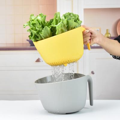 China 2 Viable In 1 Plastic Rotating Colander PP Double Layer Drain Basket Kitchen Fruit And Vegetable Wash Basket With Handle for sale