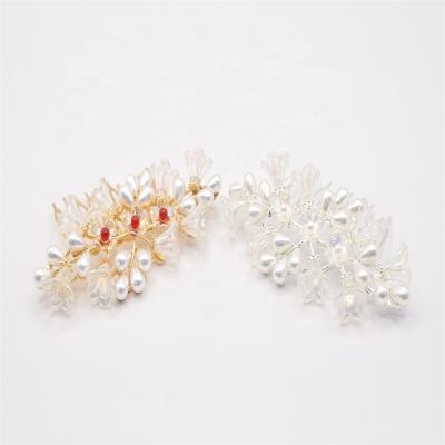 China Decoration RedWillow 2022 Bridal Headpiece Flower Leaf Acrylic Bead Wedding Hair Comb for sale