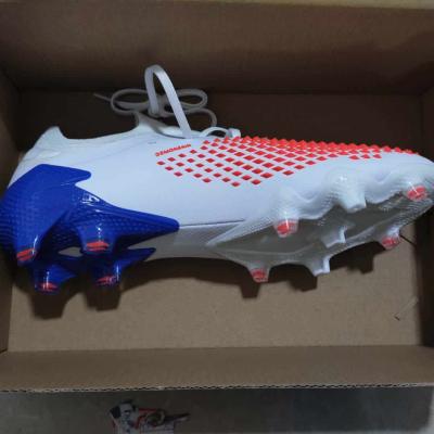 China 2022 EVERGREEN factory direct brand men's mutator soccer cleats soccer cleats unity in 20.1 diversity low FG soccer cleats boots for sale