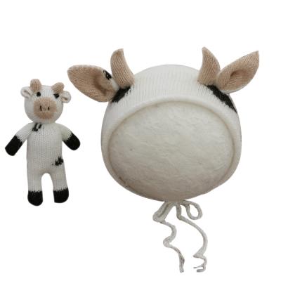 China Newborn Photography Prop Knitted Crocheted Soft Cute Cow Doll Hat Hood 2pcs Set Newborn Baby Photography Props for sale