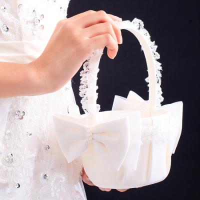 China M4090 Wedding Supplies White Flower Basket Lace Bridal Bridesmaid Wedding Candy Basket 24*13cm for sale