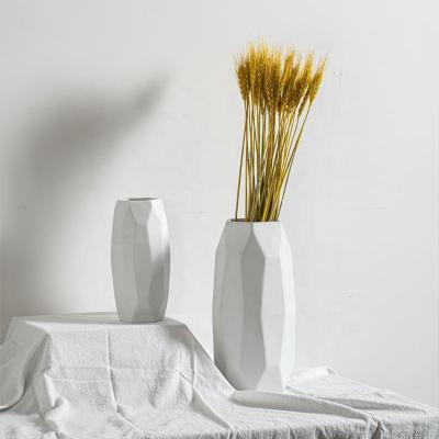 China Home Decoration Minimalist White Vases Flower Vase Ceramic Flower Pot Decoration for sale