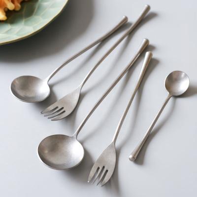 China Sustainable Popular Retro Cutlery Set Western Dinnerware Dessert Fork And Spoon 304 Stainless Steel Cutlery for sale