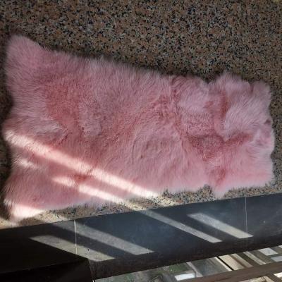 China Automatic Wholesale Real Animal Fur Upholstery White Fox Fur Skin Natural Skins for sale