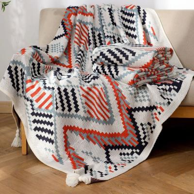 China Ins Anti-Static Cotton Customized Woven Blankets Throws Bohemian Throw Blanket Picnic Blankets With Carry Straps for sale