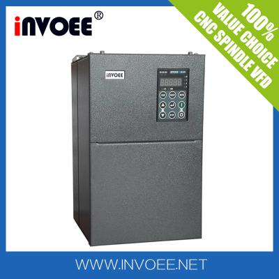 Chine L'inverseur durable de moteur servo de la commande numérique par ordinateur 7.5kw, 3 mettent VFD en phase pour le courant de sortie du tour 17A à vendre