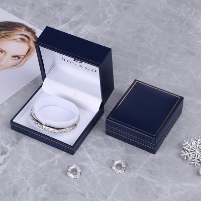 China Necklaces Wholesale Custom Made Pendant Ring Bracelet Box Unique Logo Storage Packaging Luxury New Design Gift for sale