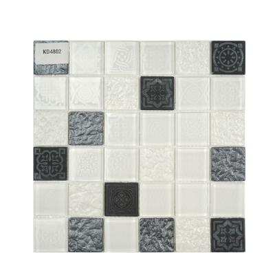 China 300x300 Bathroom Wall Backsplash Tiles Mosaic Patterns Wear Resistant White Black Mixed Glass Mosaic Tile In Egypt for sale