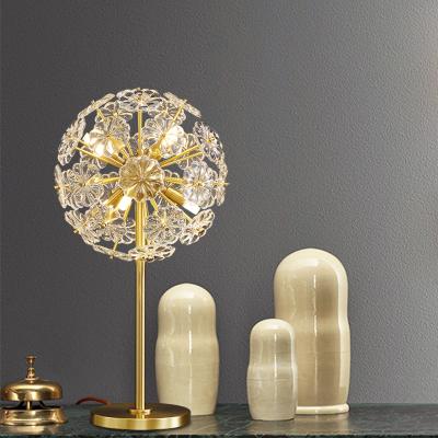 China Modern Nordic Modern Gold Table Lamp Flower Shape LED Desk Light Living Room Floor Bedside Table Lamp Gold Modern for sale