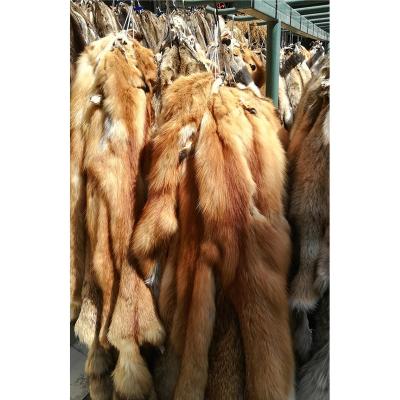 China Best Quality Fox Fur Auto Hide Whole Animal Fur Upholstery Skin Dyed Fox Skin Fur For Sale for sale