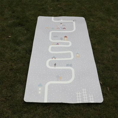 China New Style Custom Vegan Outdoor Garden Kids Play Mat Leather Folding Sprinkle and Splash Play Mat for sale