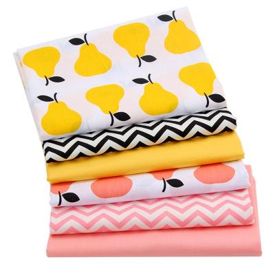 China breathable & Eco-Friendly Pears Design Printed 100% Cotton Fabric Twill Home Textile Material Bedsheet Patchwork For Sewing Quilting for sale