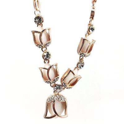 China Romantic Rose Gold Plated Tulip Pink Flower Statement Necklace For Women Girls for sale