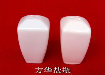 China  Tableware Set Ceramic Salt And Pepper Shakers With Backstamp for sale